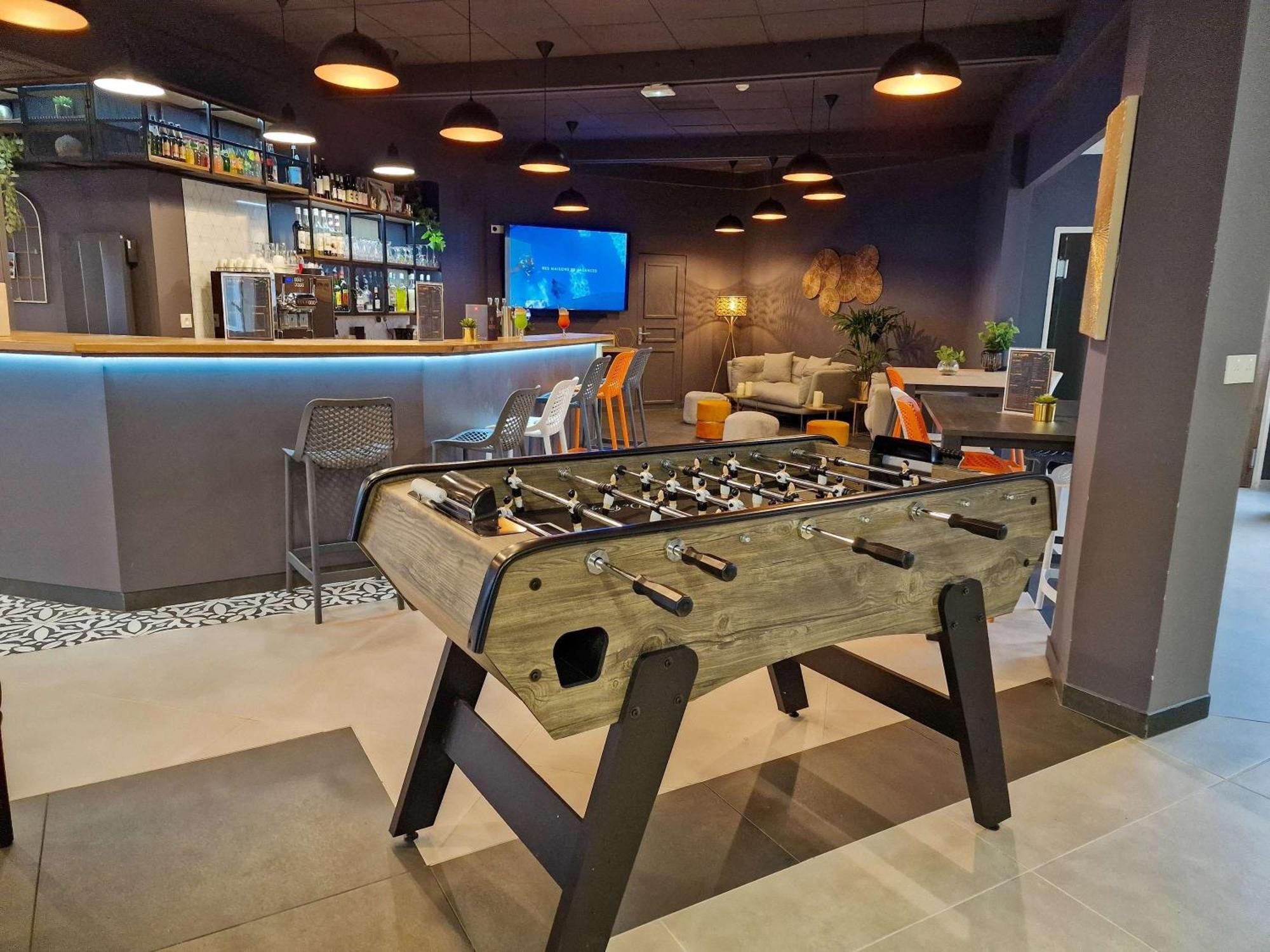 宜必思朗布依埃酒店 外观 照片