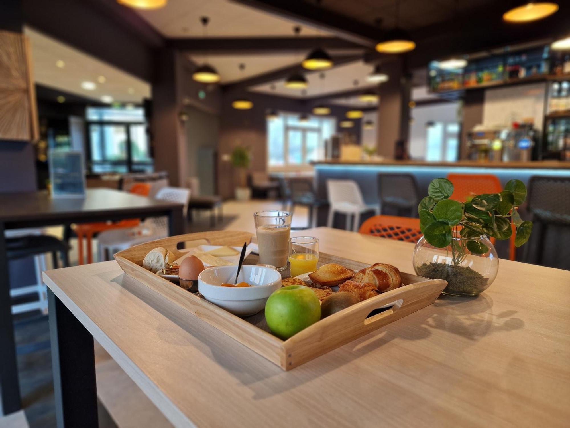 宜必思朗布依埃酒店 外观 照片
